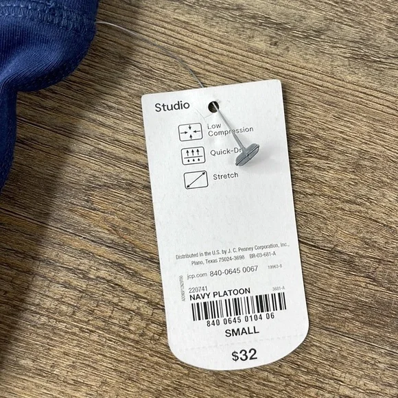 NWT Xersion Women’s Navy Blue Capri Legging, size small - Picture 3 of 9